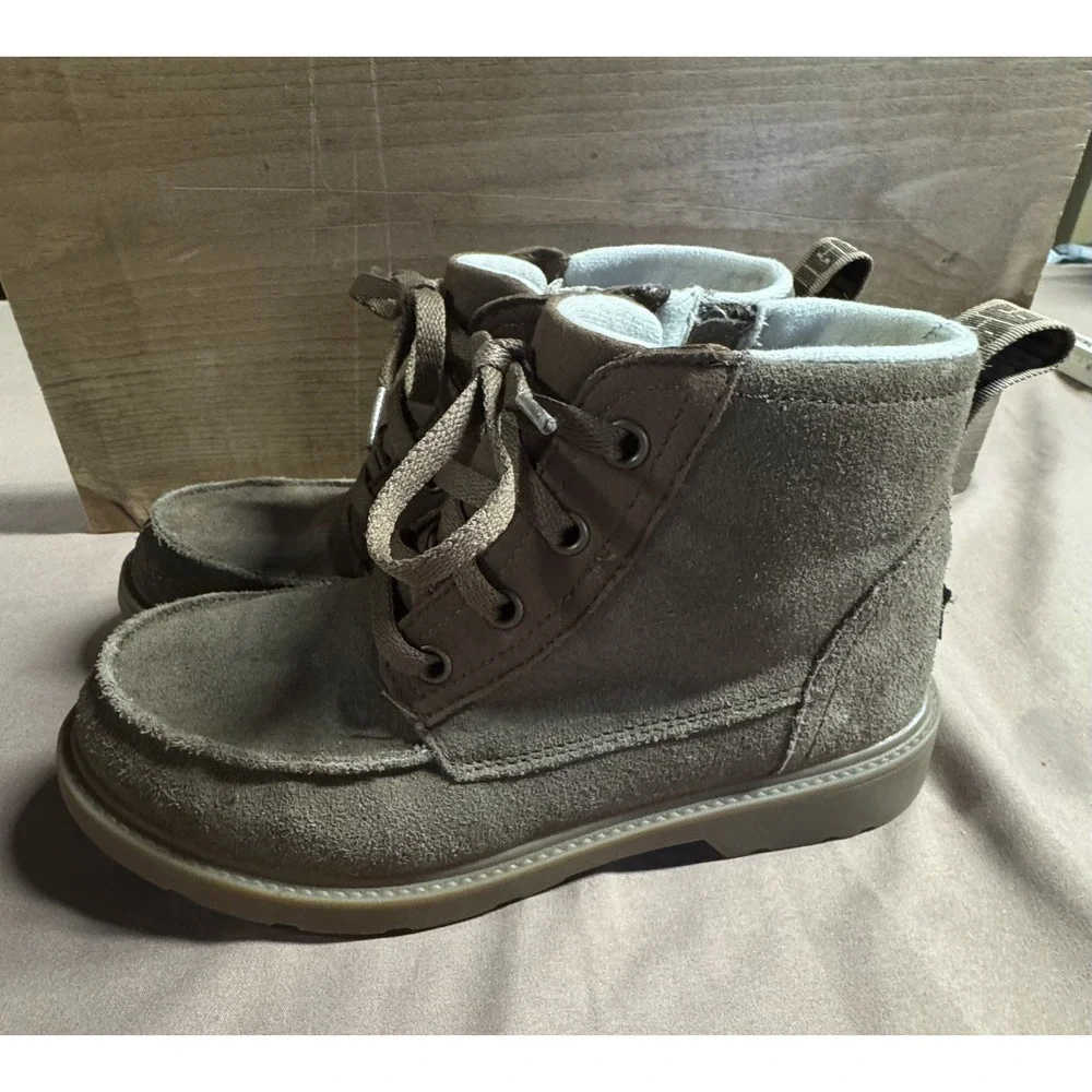 UGG CHELHAM WEATHER Waterproof  Boy's Ankle Boots Size US 5 Suede Brown New